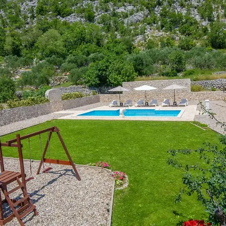Elin Mit Grossem- Privatem Pool In By Interhome Prázdninový dům