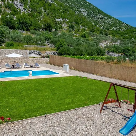 Elin Mit Grossem- Privatem Pool In By Interhome * Seoca