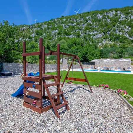 Elin Mit Grossem- Privatem Pool In By Interhome Prázdninový dům *
