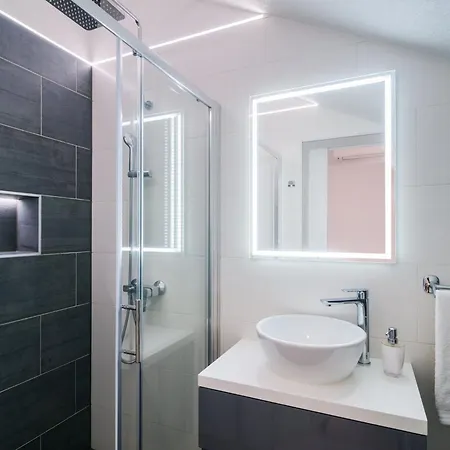 Elin Mit Grossem- Privatem Pool In By Interhome