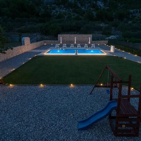 Elin Mit Grossem- Privatem Pool In By Interhome