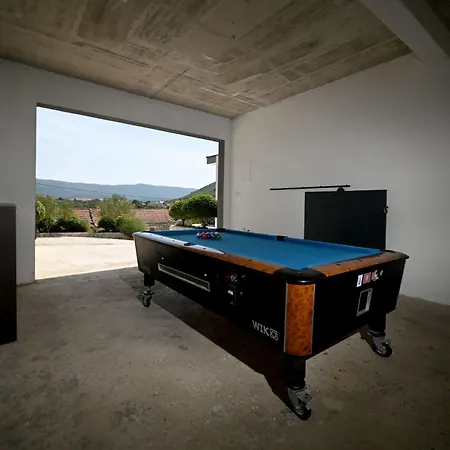 Elin Mit Grossem- Privatem Pool In By Interhome *